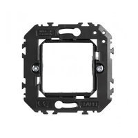 EFAPEL 45994 Q45 Adapter fali dobozba, kerettel történő szereléshez karmokkal