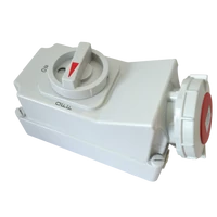 Tracon TICS-1132R Felületre szerelhető ipari csatl.aljzat reteszelt kapcs.-val 16A, 230V, 2P+E, 6h, IP67