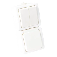 Tracon TR-PH09V Falon kívüli 2-áramkörös kapcsoló+csatl.aljzat, függőleges 16A/250VAC, IP54, (105)