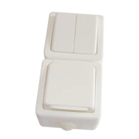 Tracon TR-PHF09V Falon kívüli 2-áramkörös kapcsoló+csatl.aljzat, függ.,csapos 16A/250VAC, IP54, (105)