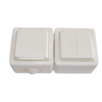 Tracon TR-PHF10 Falon kívüli 2-áramkörös váltókapcsoló+csatl.aljzat, csapos 16A/250VAC, IP54, (106/2)